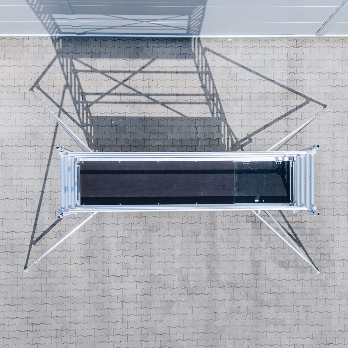 Tower with stabilisers seen from above